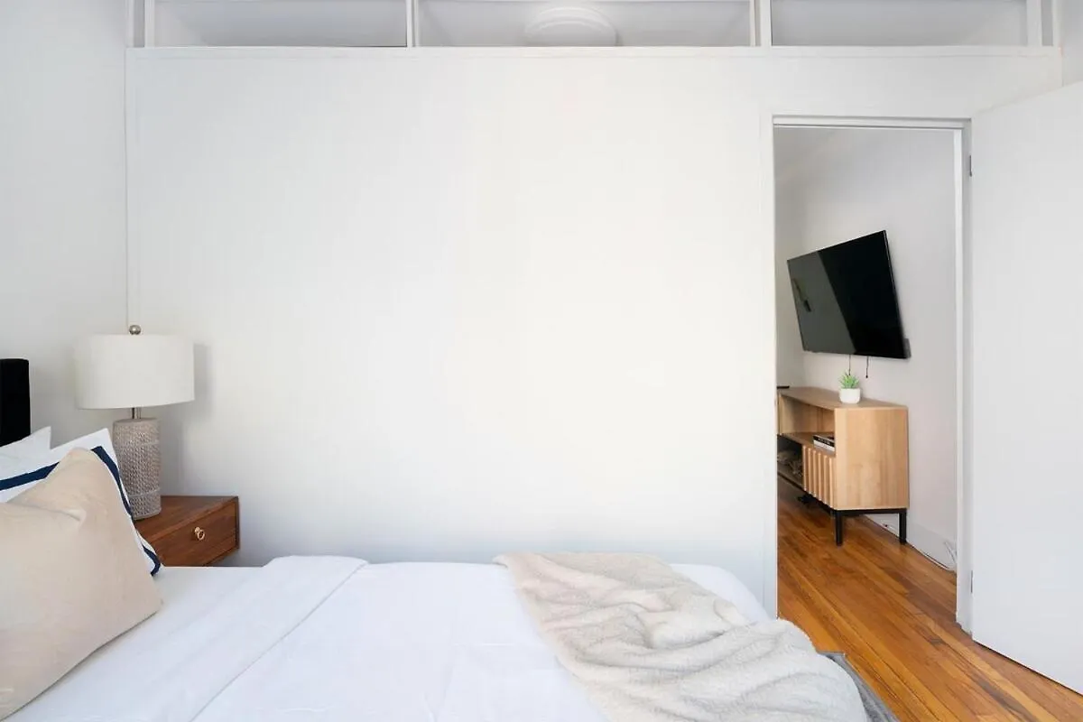 444-3A Newly Renovated 1Br - Elevator Building Apartment New York United States