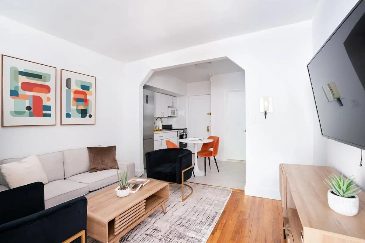 444-3A Newly Renovated 1Br - Elevator Building Apartment New York