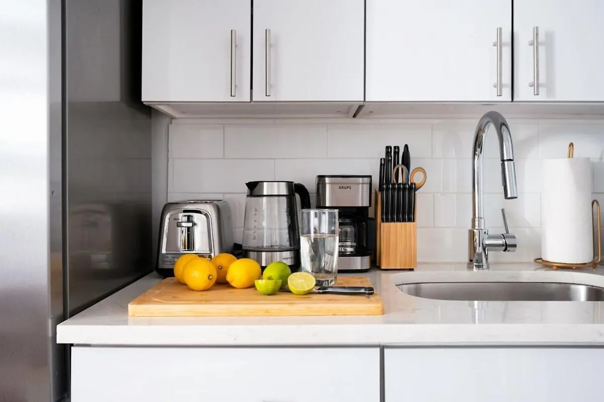444-3A Newly Renovated 1Br - Elevator Building Apartment New York