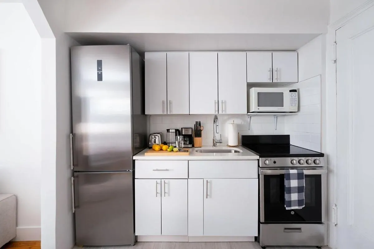444-3A Newly Renovated 1Br - Elevator Building Apartment New York